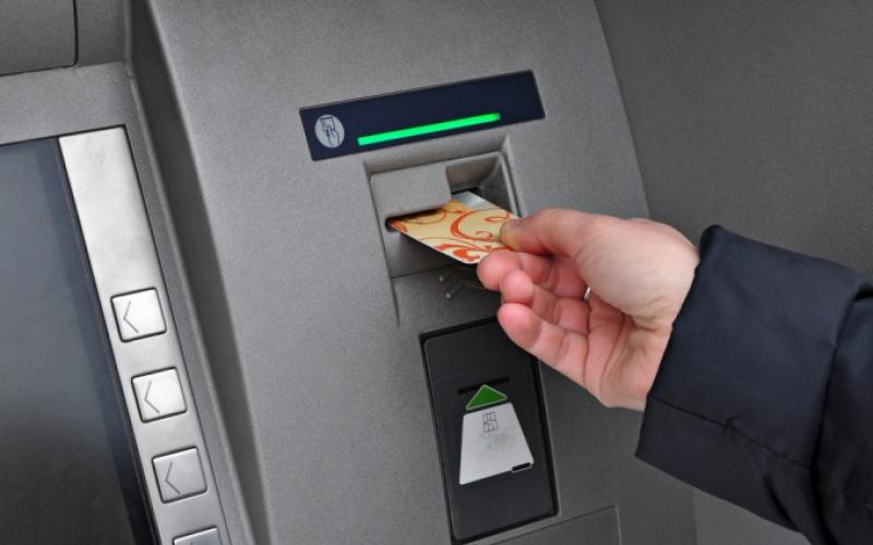 Необходимые условия для снятия денег со сберкнижки в другом городе Как снять с сберкнижки наличные через банкомат